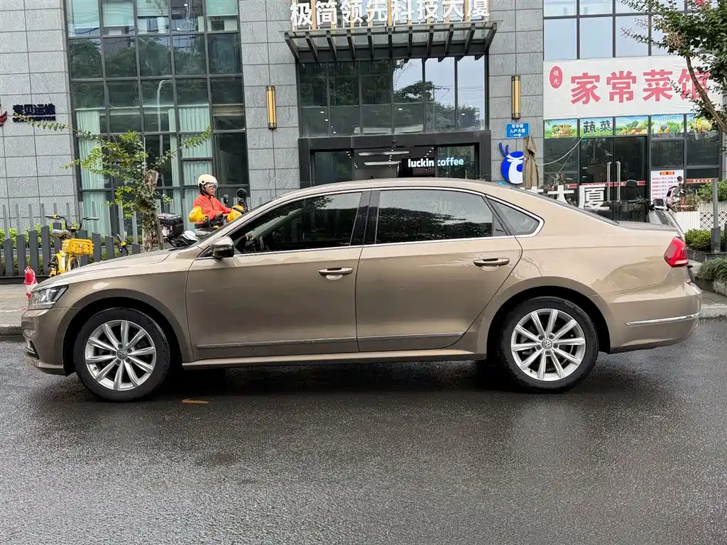 Volkswagen Passat 2017 — фото 3