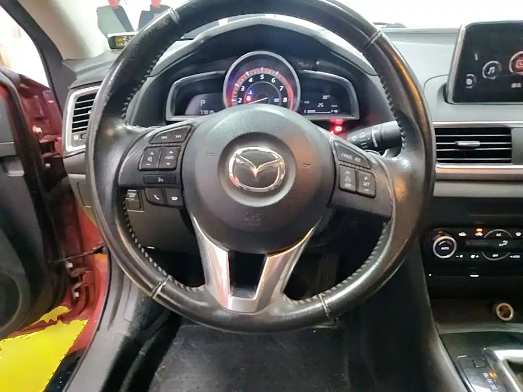 Mazda 3 Axela 2016 — фото 11