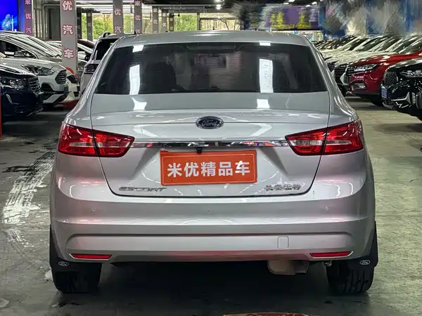 Ford Escort 2015