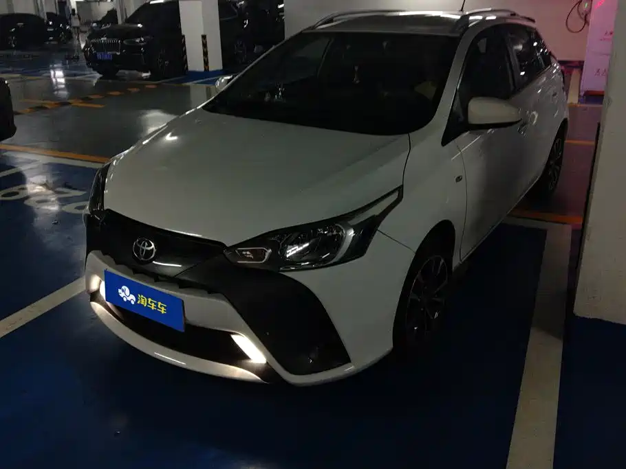Toyota Yaris L 2021 — фото 1