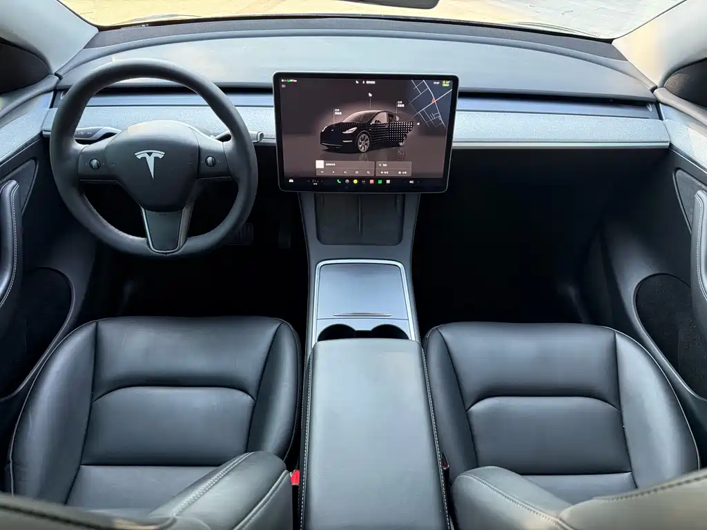 Tesla Model Y 2024 — фото 11