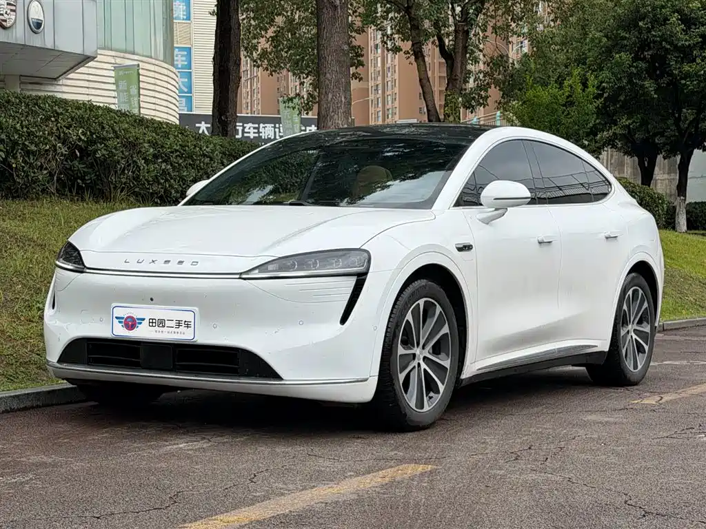 Luxeed Zhijie R7 2024