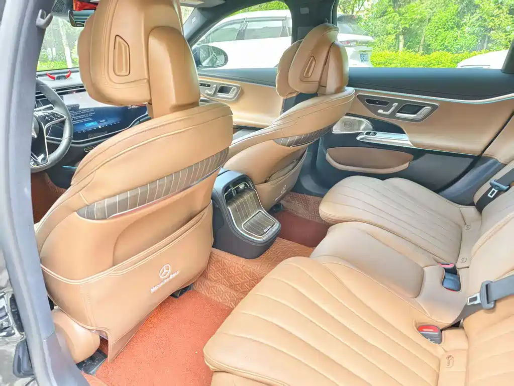 Mercedes-Benz E-Class 2025 — фото 17