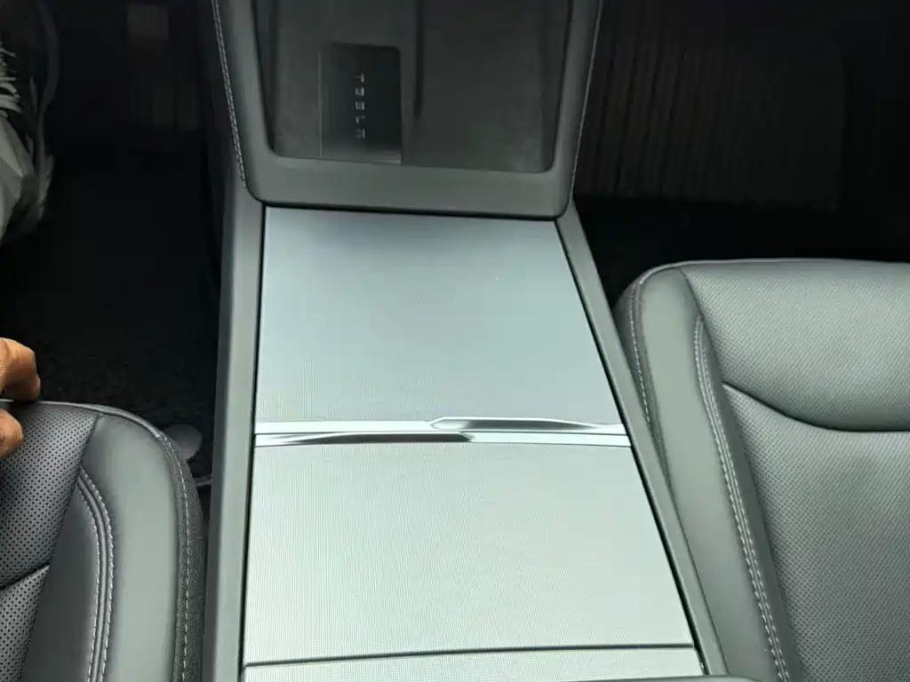 Tesla Model 3 2025 — фото 15