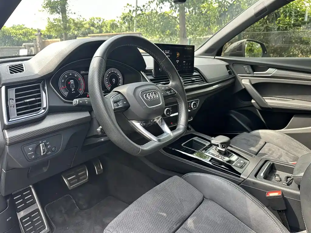 Audi Q5L Sportback 2021 — фото 16