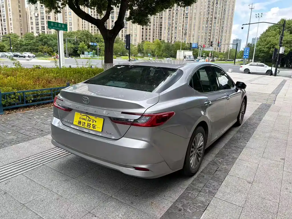 Toyota Camry 2025 — фото 6