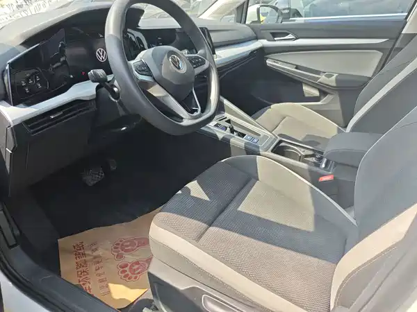 Volkswagen Golf 2023