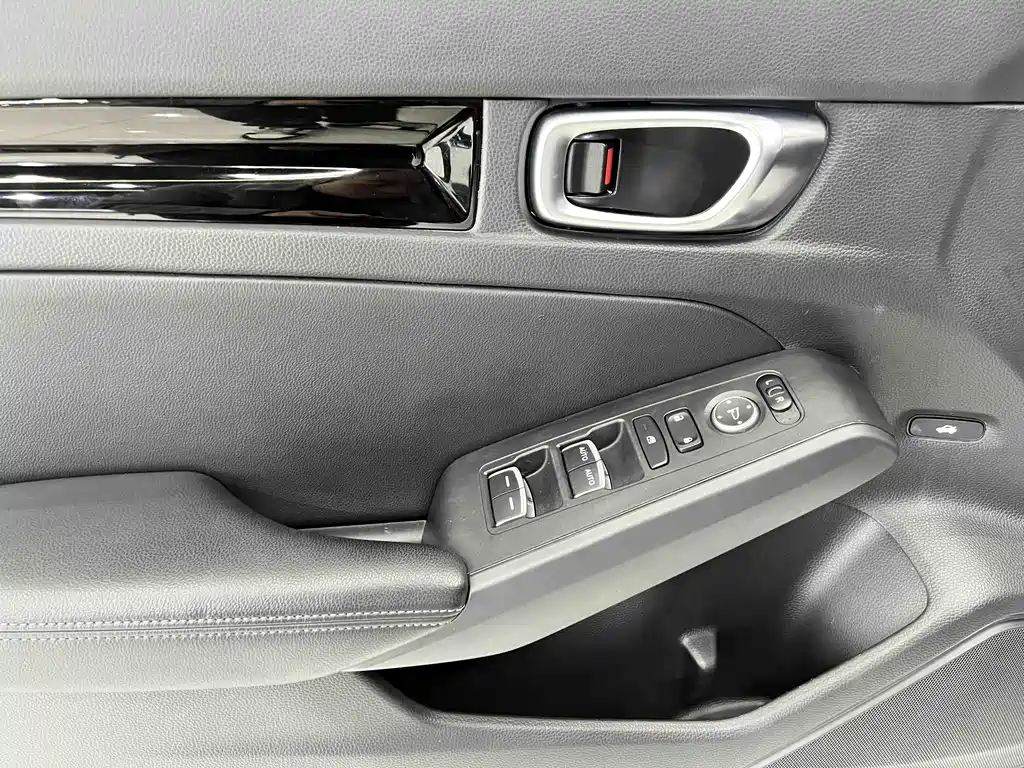 Honda Civic 2023 — фото 9