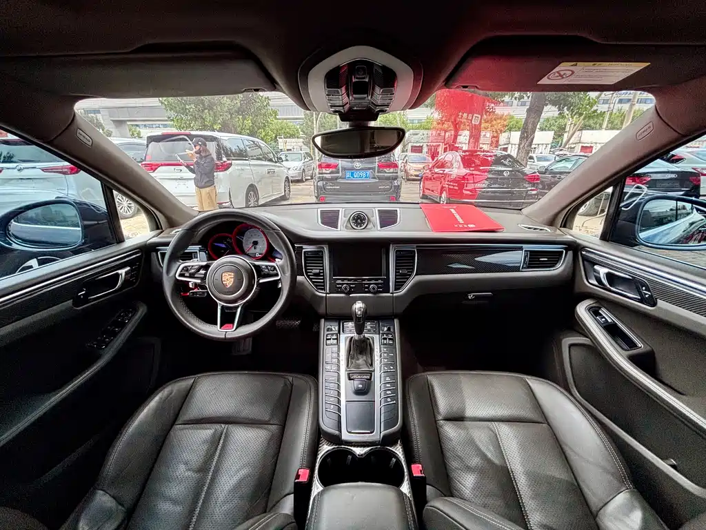 Porsche Macan 2015 — фото 12