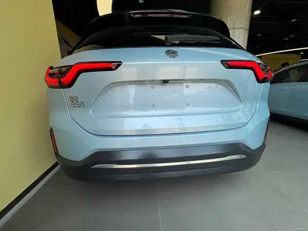 NIO ES6 2020