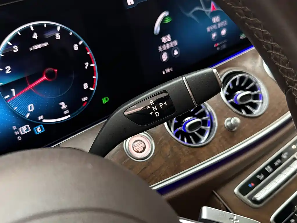 Mercedes-Benz E-Class 2021 — фото 18