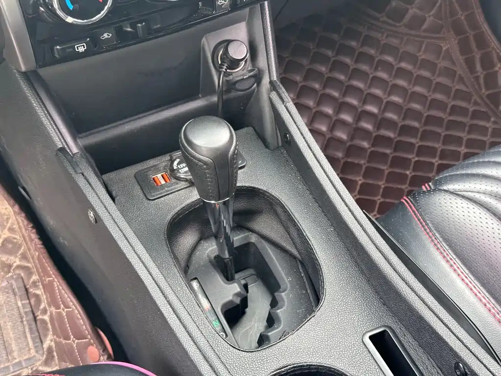 Toyota Yaris L 2018 — фото 14