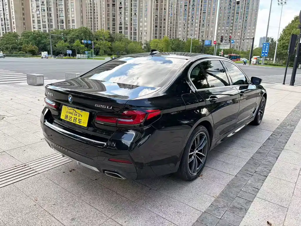 BMW 5 Series 2022