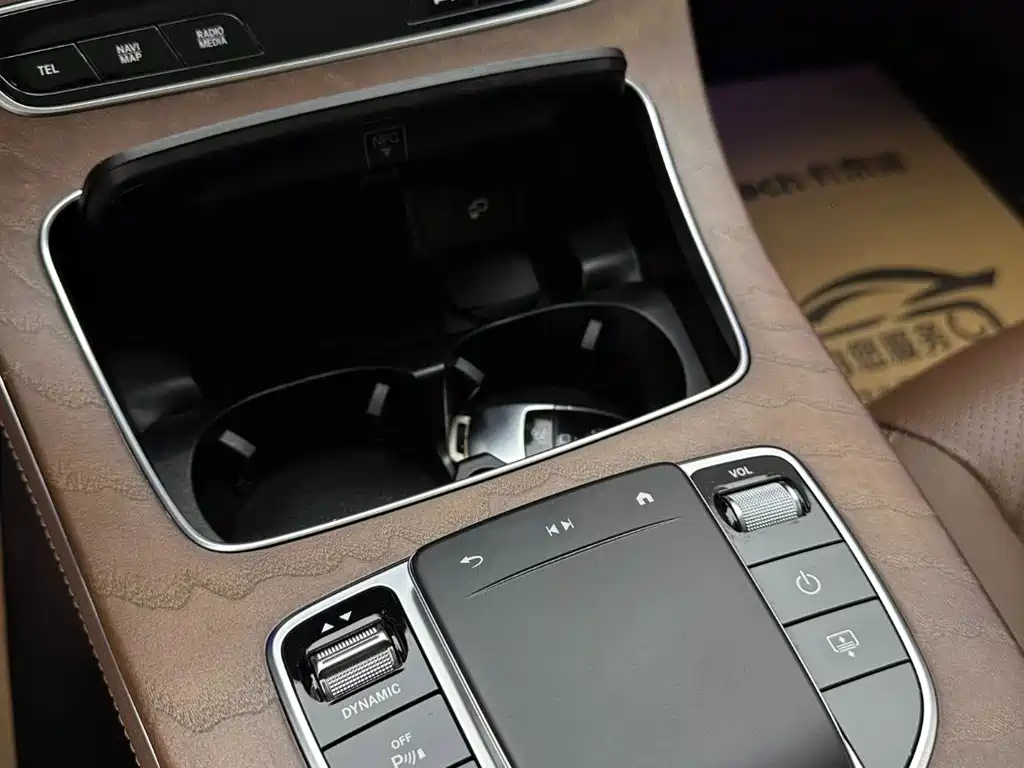 Mercedes-Benz E-Class 2021 — фото 17