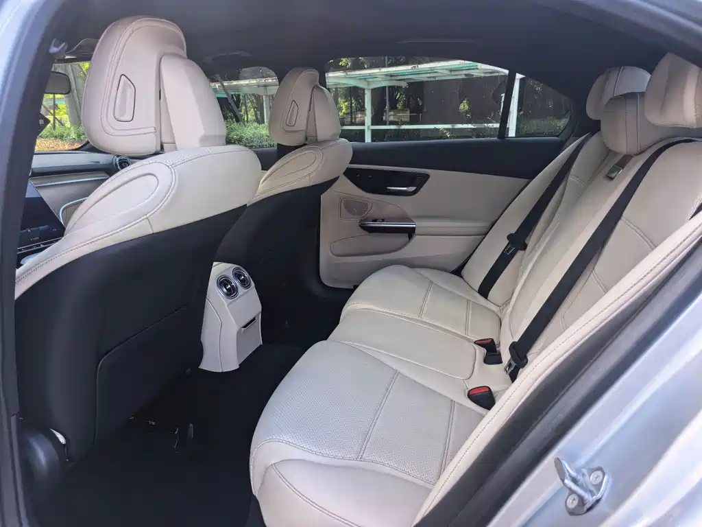 Mercedes-Benz C-Class 2022 — фото 9
