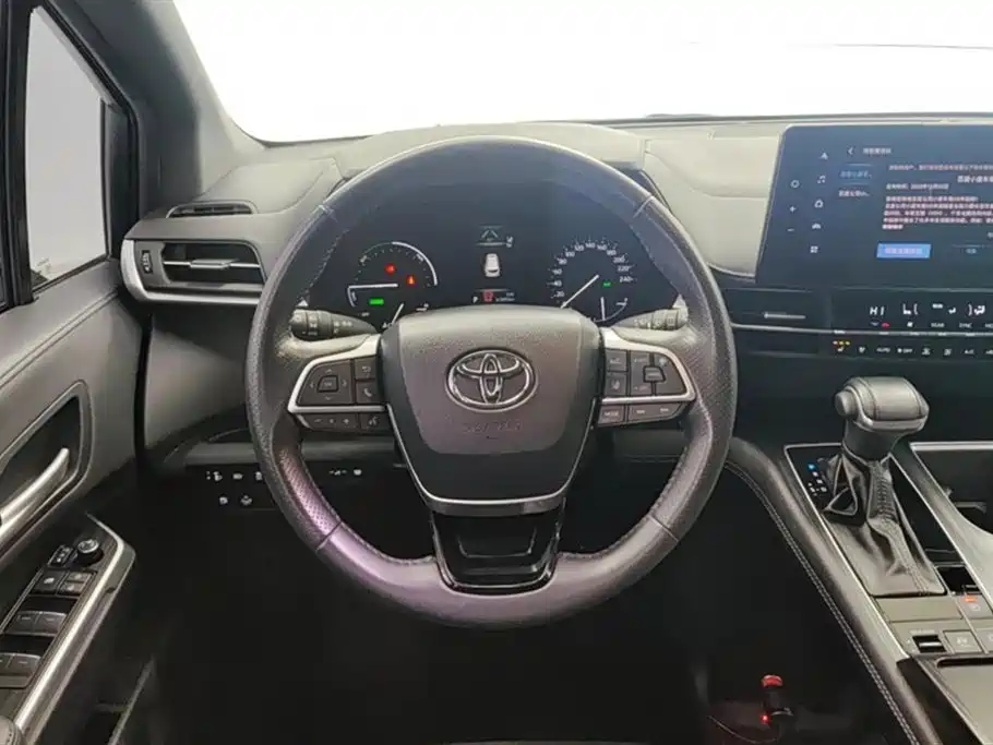 Toyota Sienna 2023 — фото 15