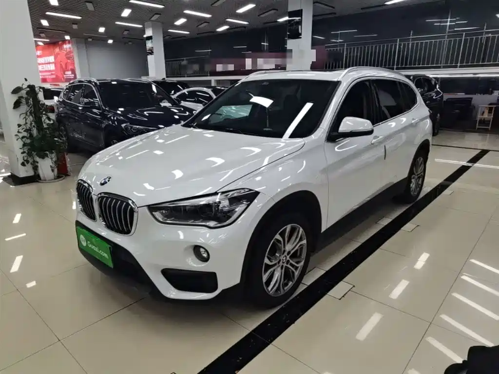 BMW X1 2019 — фото 1