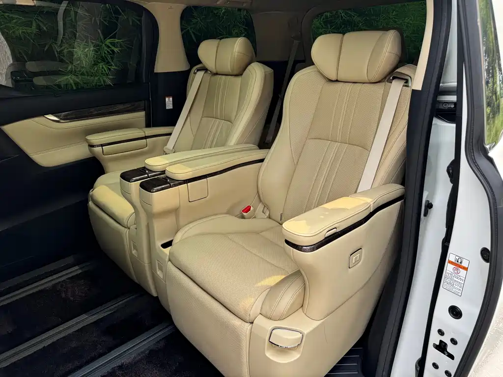 Toyota Alphard 2022 — фото 5