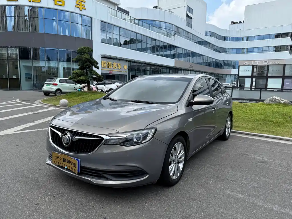 Buick Excelle 2018 — фото 1