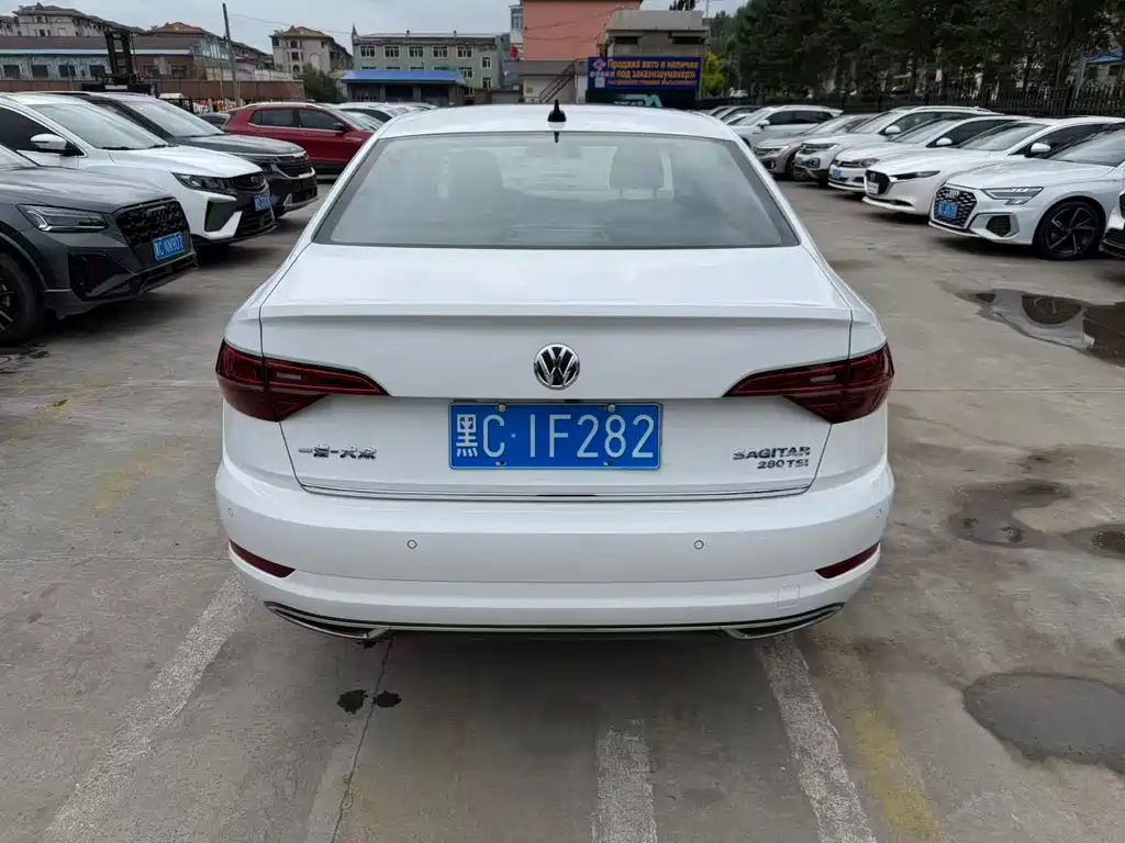 Volkswagen Sagitar 2022