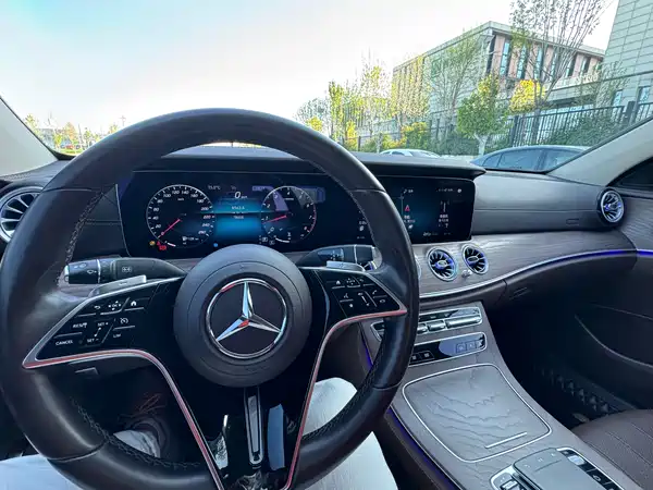Mercedes-Benz E-Class 2022