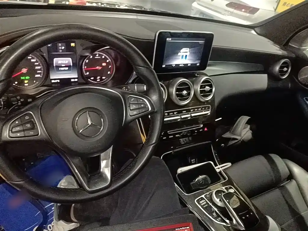 Mercedes-Benz GLC 2019 — фото 10