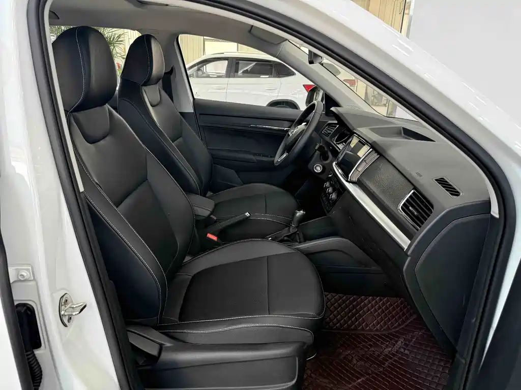 Skoda Kamiq 2023 — фото 16