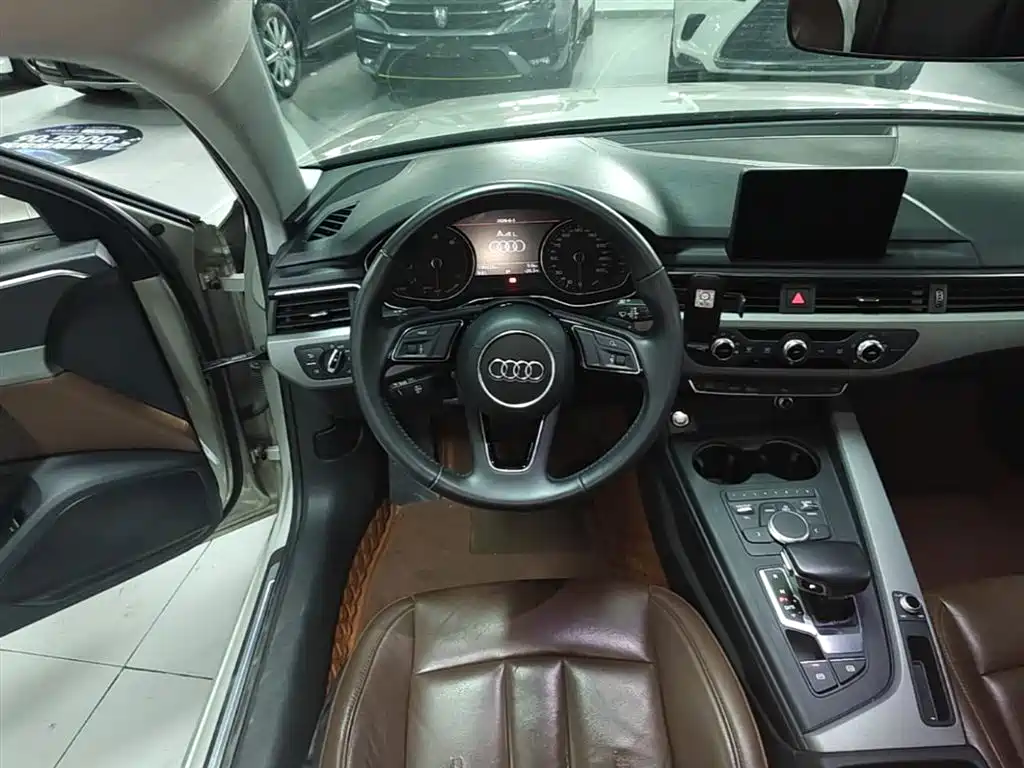 Audi A4L 2018 — фото 11