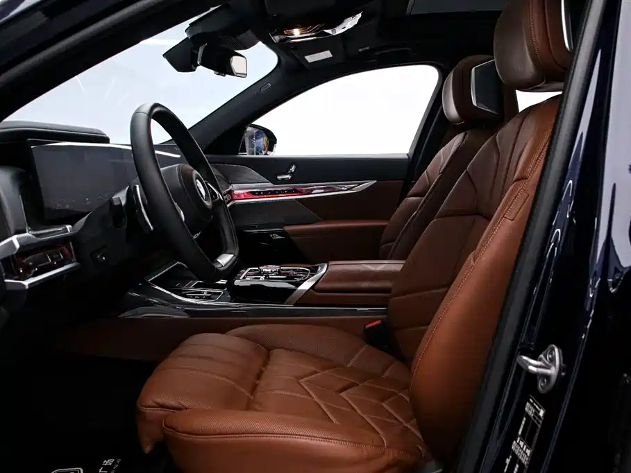 BMW 7 Series 2023 — фото 12