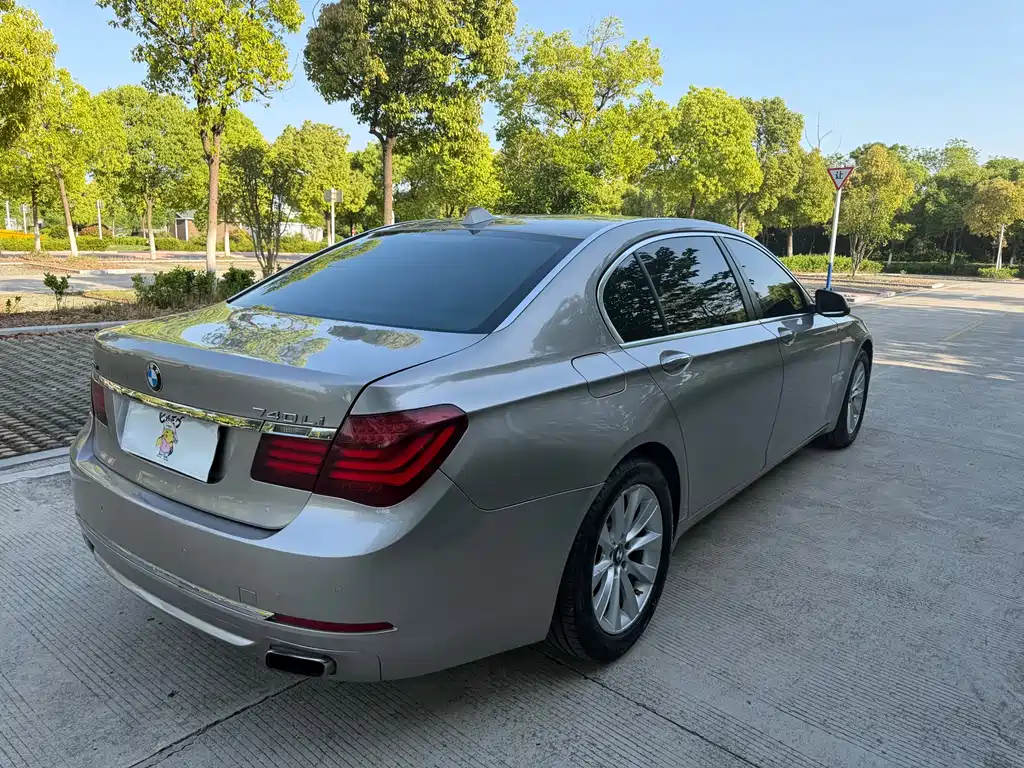 BMW 7 Series 2013 — фото 19