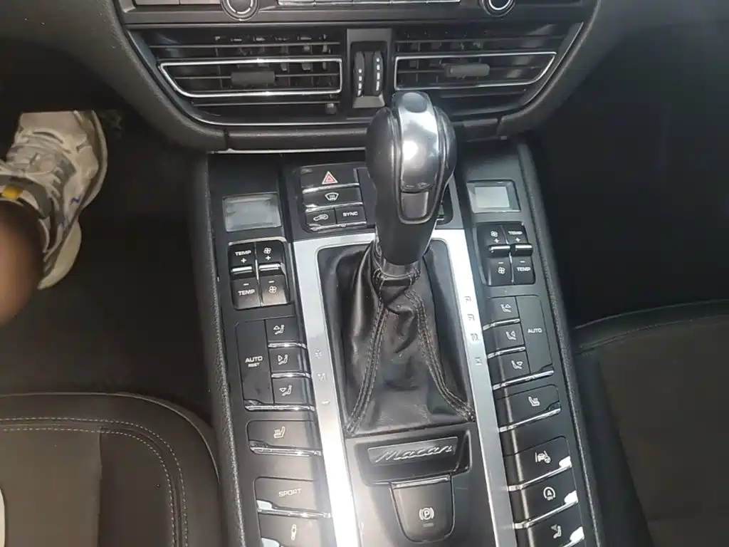 Porsche Macan 2019 — фото 14