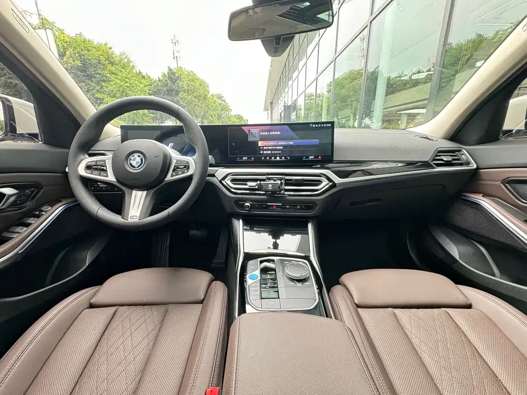 BMW i3 2024 — фото 12