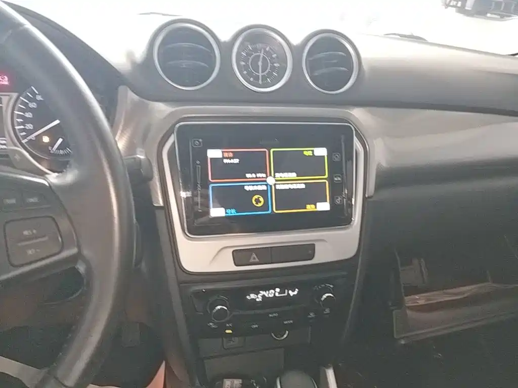 Suzuki Vitara 2018 — фото 13