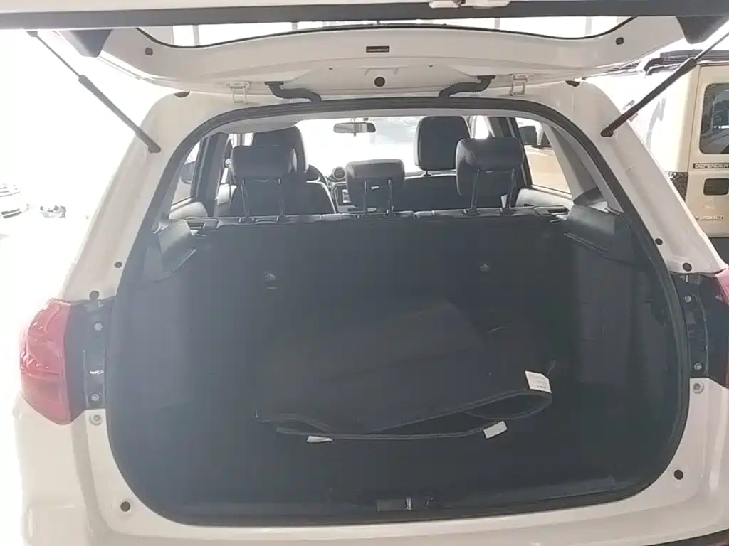 Suzuki Vitara 2018 — фото 19