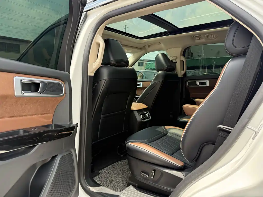 Ford Explorer 2023 — фото 17