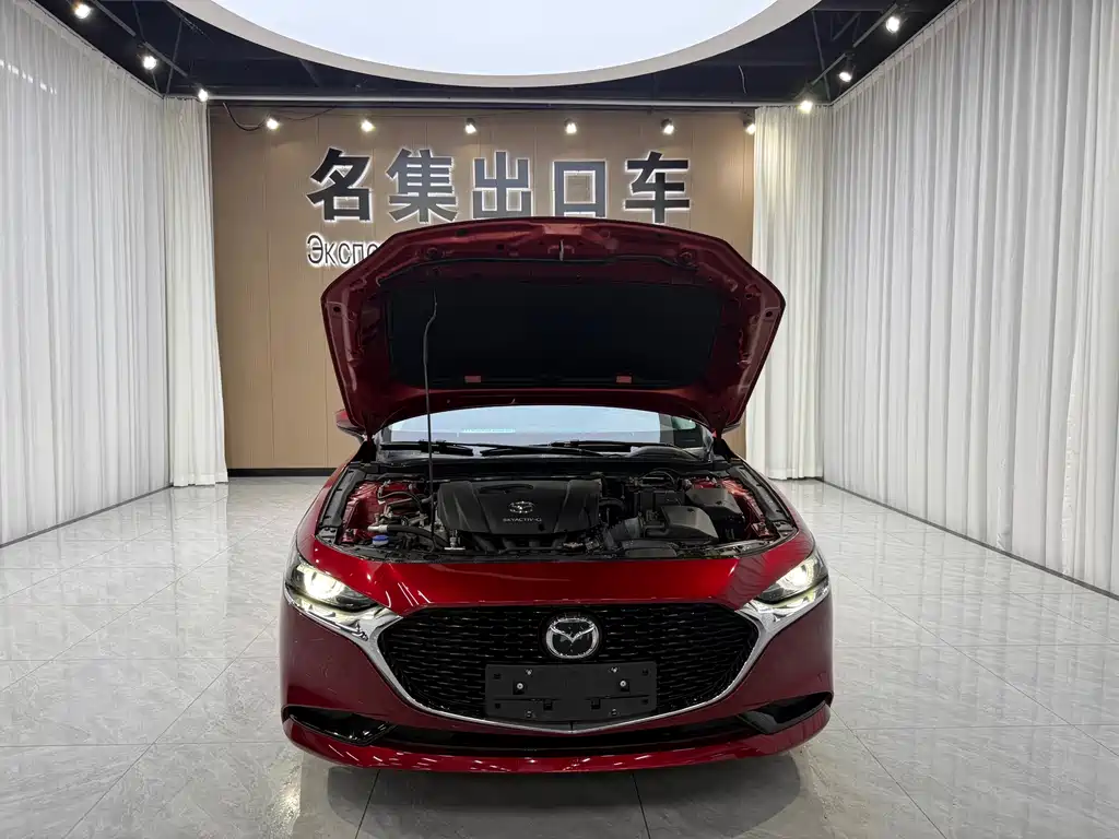 Mazda 3 Axela 2022 — фото 15