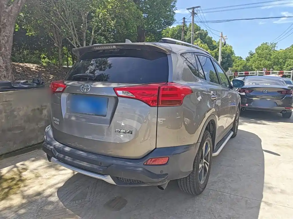 Toyota RAV4 2015
