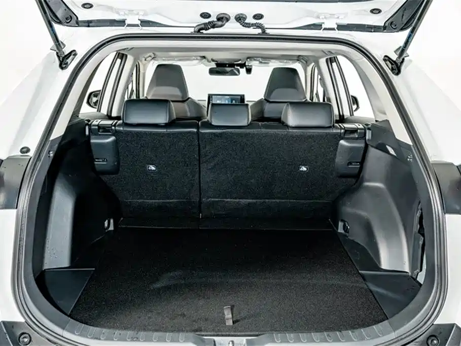 Toyota RAV4 2021 — фото 24