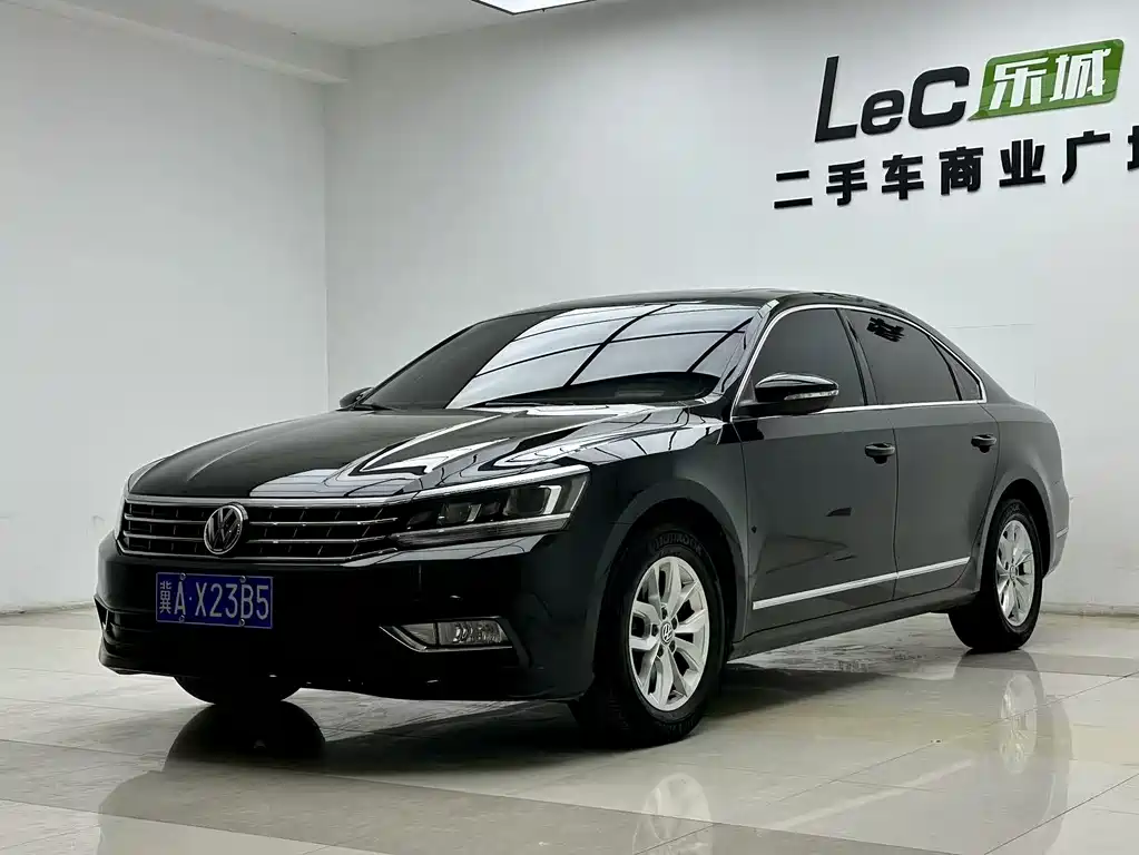 Volkswagen Passat 2018 — фото 1