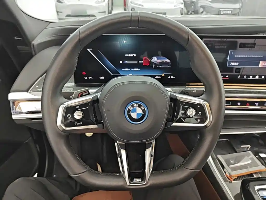 BMW i7 2024 — фото 11