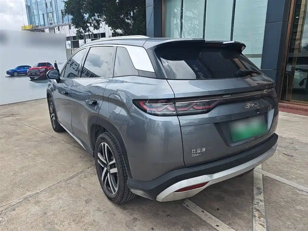 BYD L DM-i 2025 — фото 5
