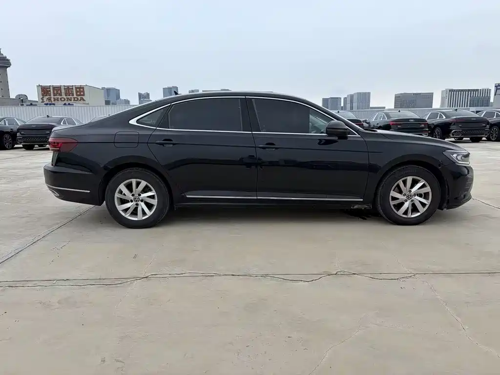 Volkswagen Passat 2024