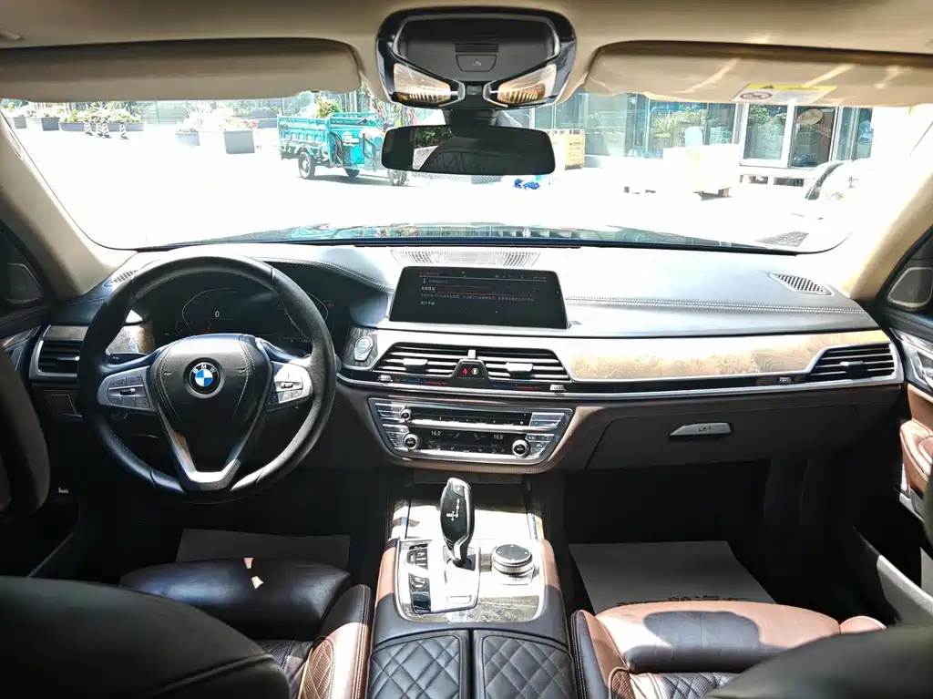 BMW 7 Series 2022 — фото 12