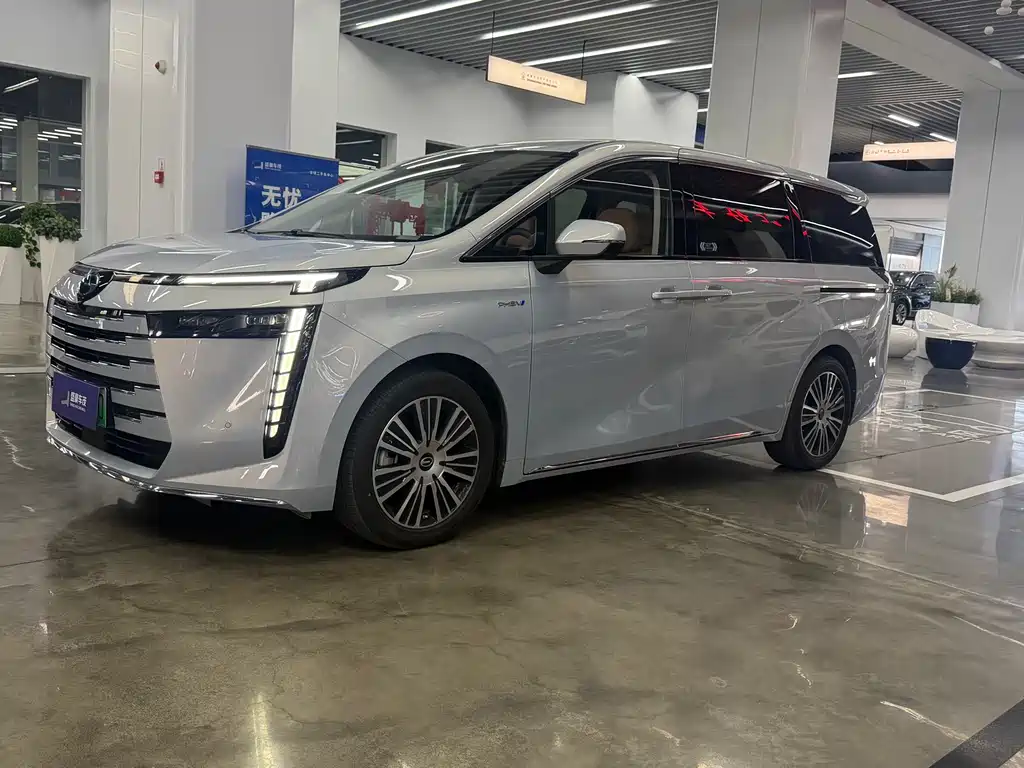 GAC Motor E8 PHEV 2024