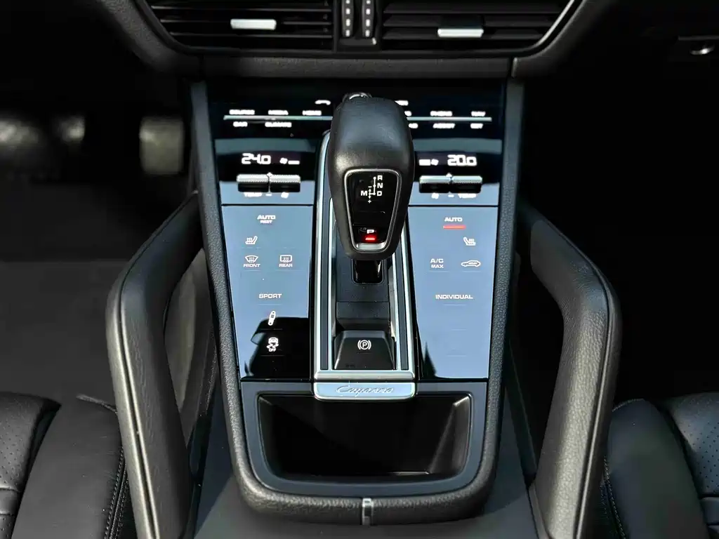 Porsche Cayenne 2019 — фото 23