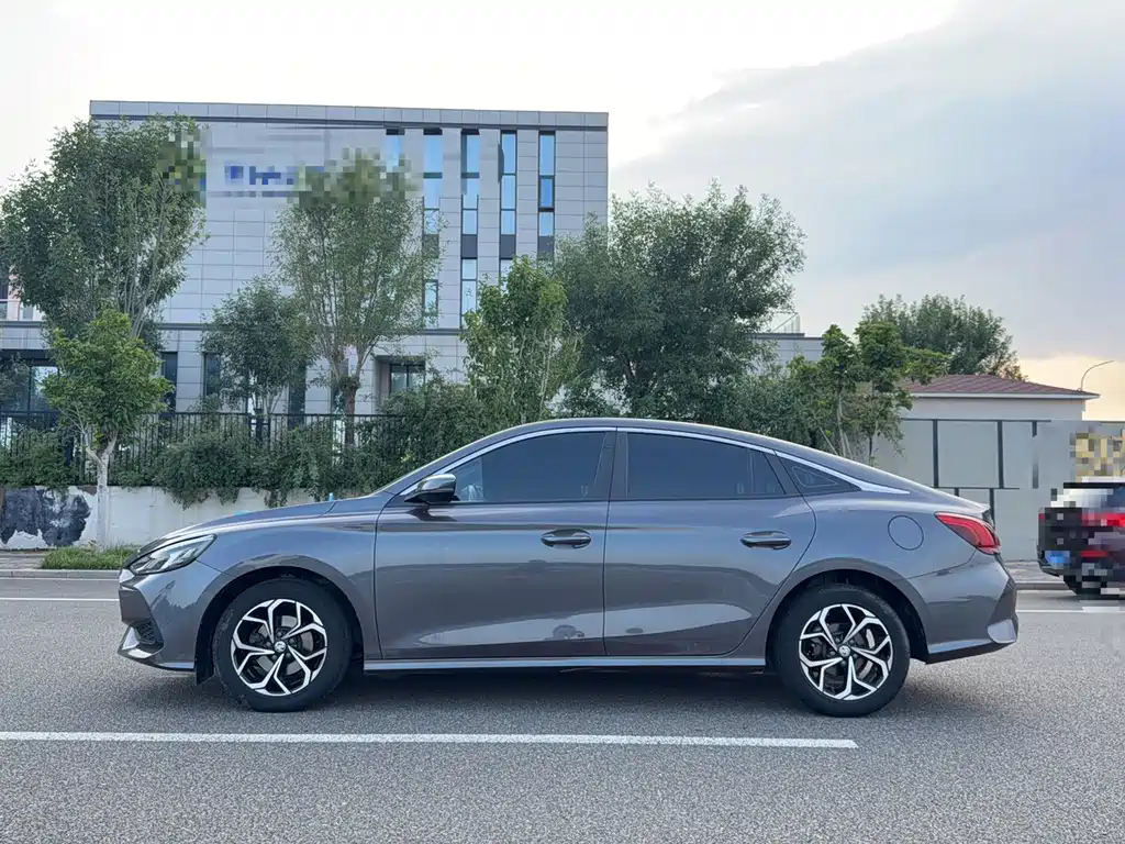 MG MG5 2022