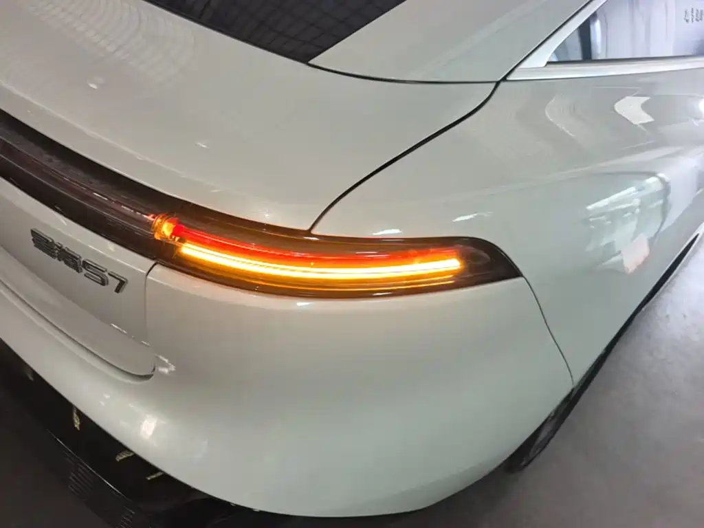 Dongfeng Xinghai S7 2025 — фото 8