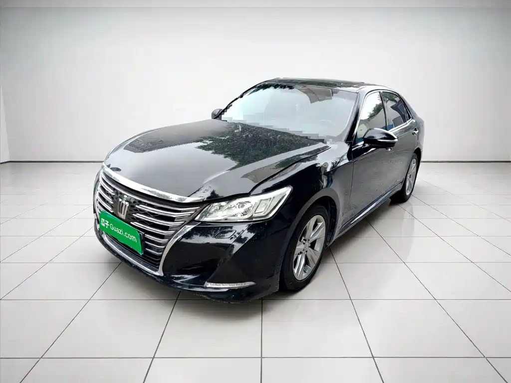 Toyota Crown 2016