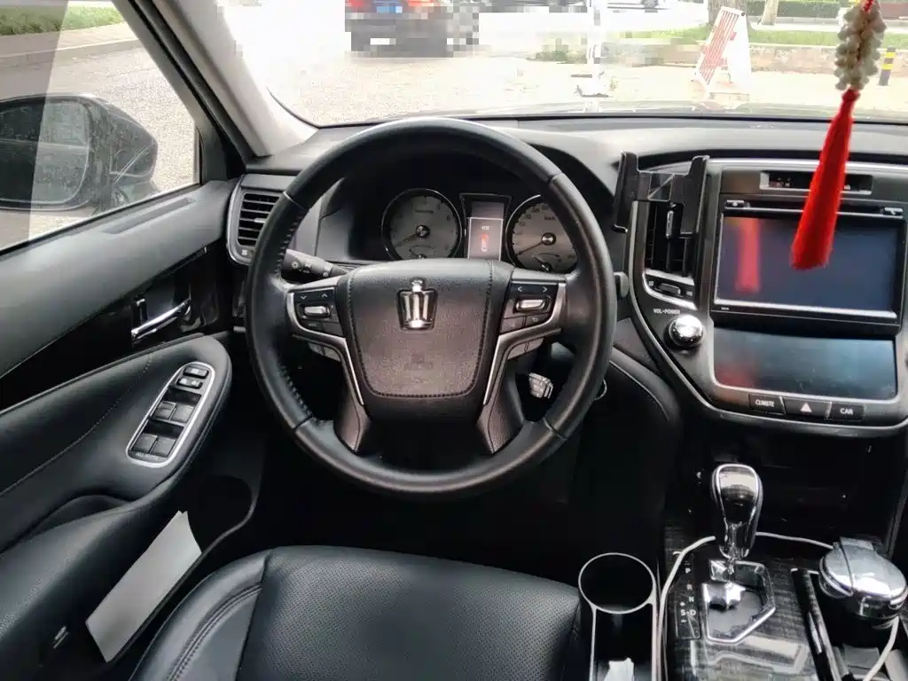 Toyota Crown 2016