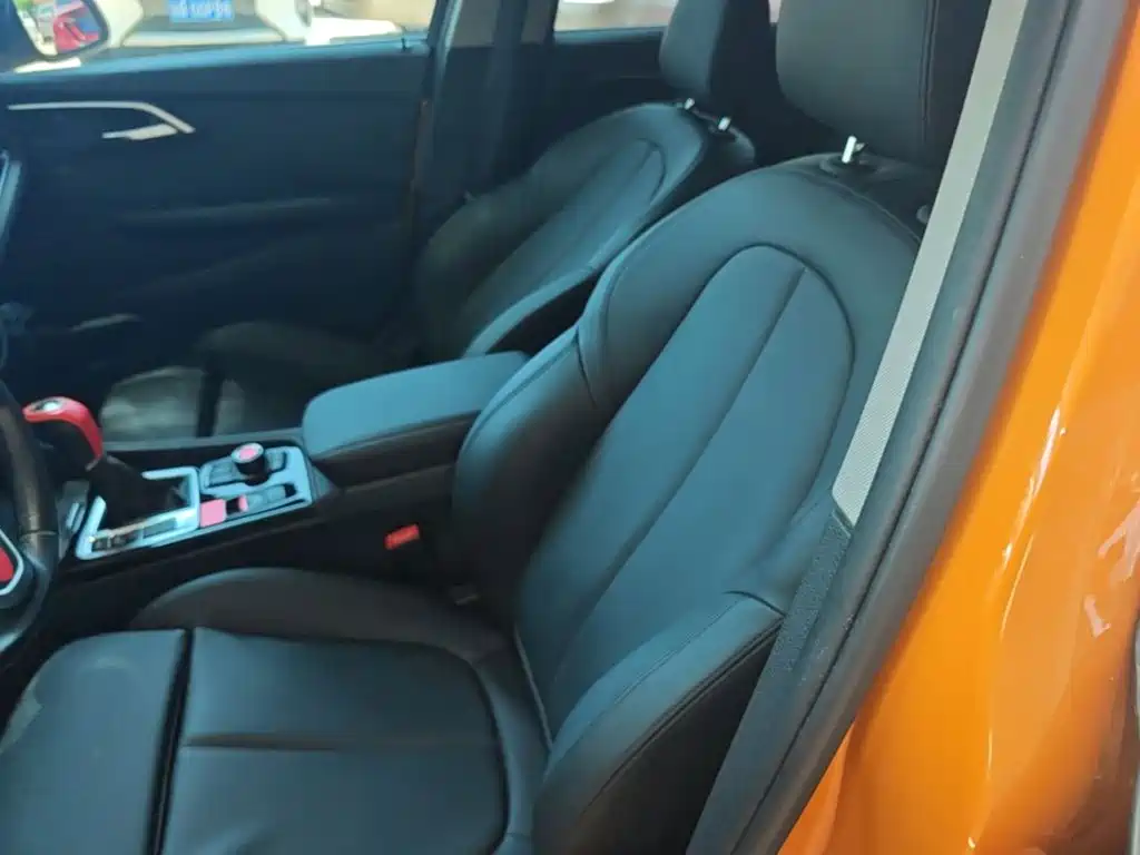 BMW 1 Series 2017 — фото 15
